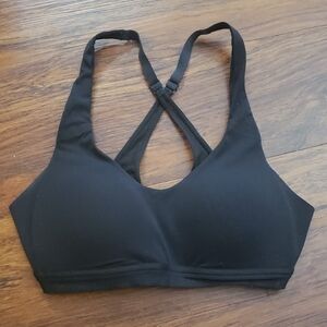 Lululemon Womens Black Sports Bra Size 32C Athleisure Casual Trendy Workout